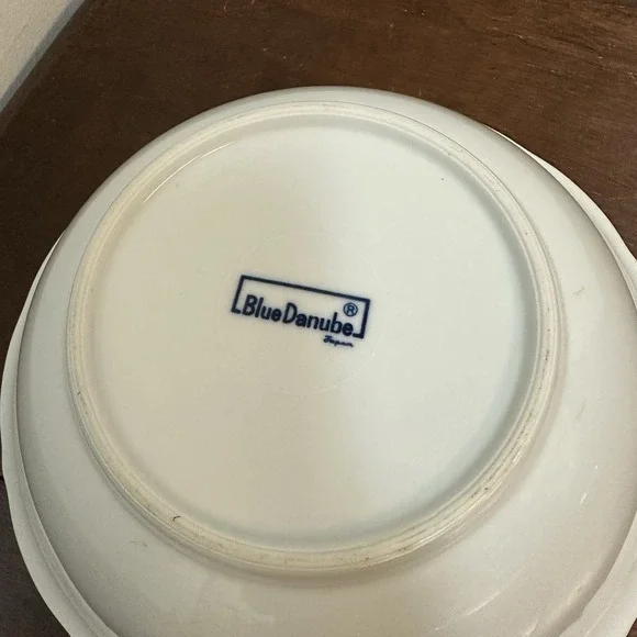 Blue Danube, Blue Onion: Round Serving / Salad Bowl, 10 Vintage BLUE DANUBE Blue Onion 10\